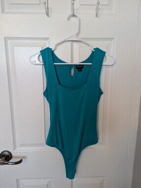 *NWOT* Marciano Teal Sleeveless Scoop Bodysuit